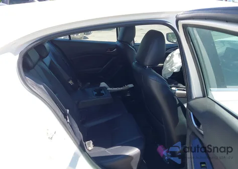 2018 Mazda 3 Touring z USA, uszkodzony, nr VIN 3MZBN1L38JM167174